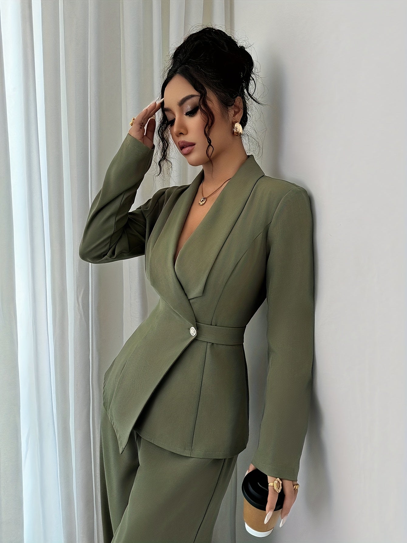 Conjunto de Roupa de Deslocações Moderno e Elegante em Cor Sólida | 2 Peças, Calças Elegantes com Detalhes de Botões para a Primavera/Outono