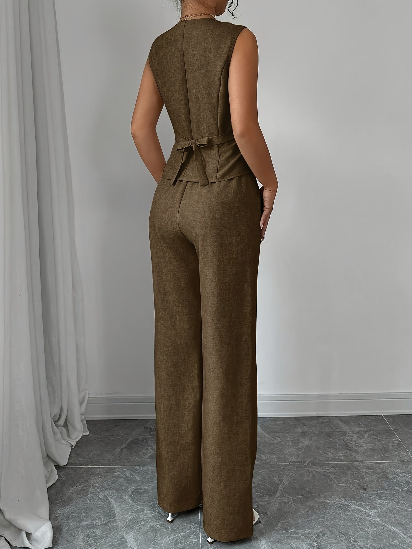 Conjunto Elegante de Colete Sem Mangas com Decote em V e Calça Reto para Mulheres, Ideal para Uso Casual