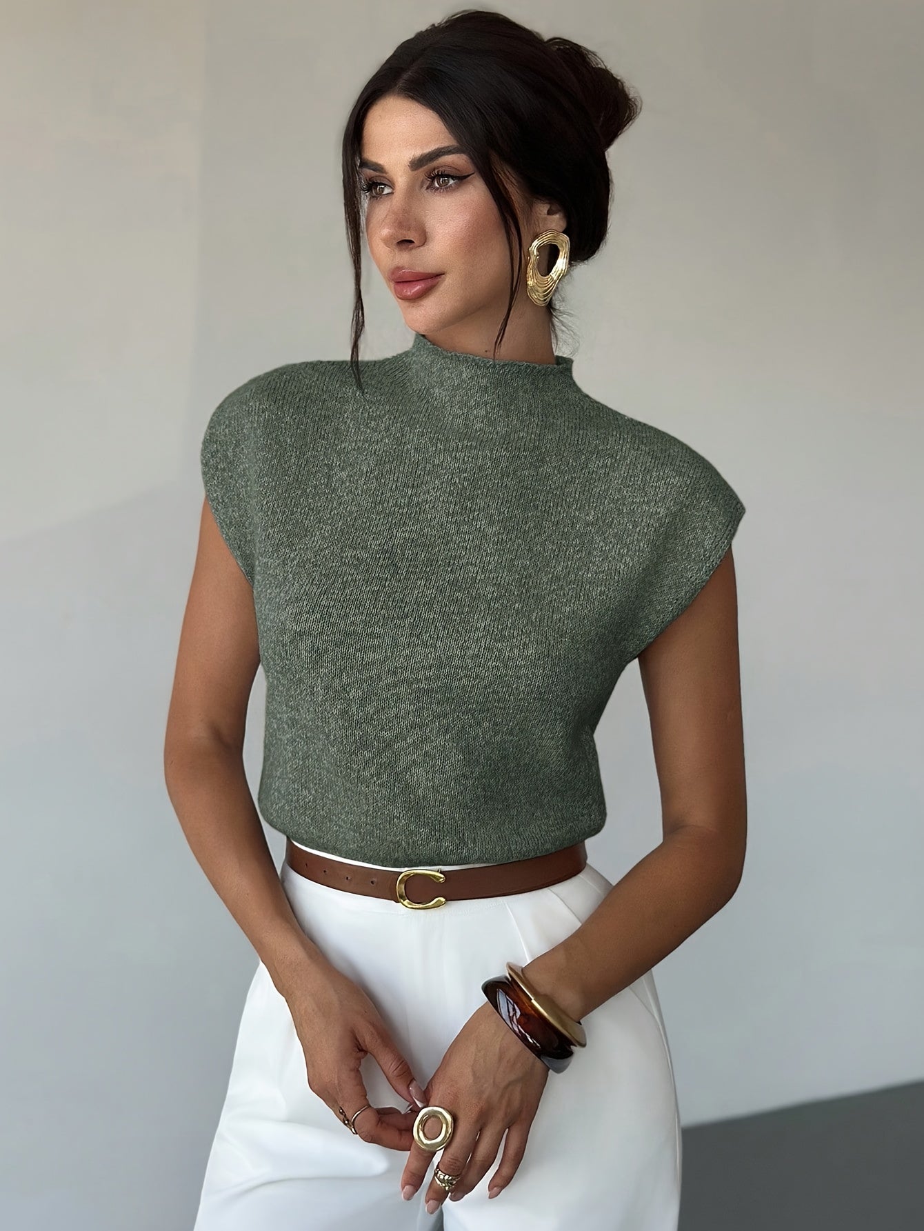 Conjunto de Roupa de Escritório Elegante e Casual para Mulher, Incluindo um Camisola de Malha de Manga Curta, Gola Alta e Corte Solto, Versátil para o Outono e Inverno, Adequado para Professores e Looks do Dia a Dia