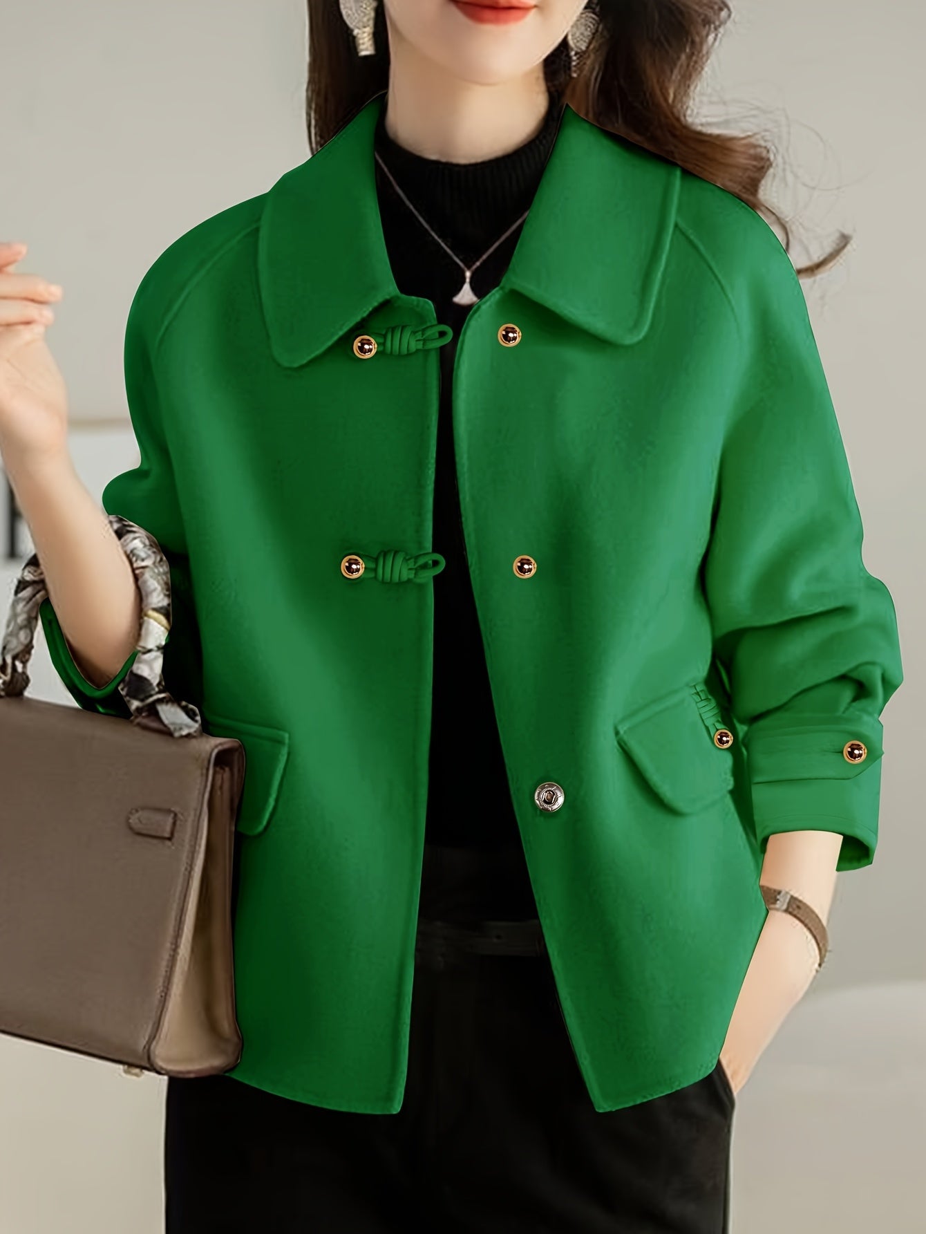 Novo Blazer de Tweed Macio e Elegante com Gola Peter Pan para Mulheres, Decoração com Botões de Pérola, Bolsos com Abas, Caimento Solto, Top Versátil para o Dia a Dia