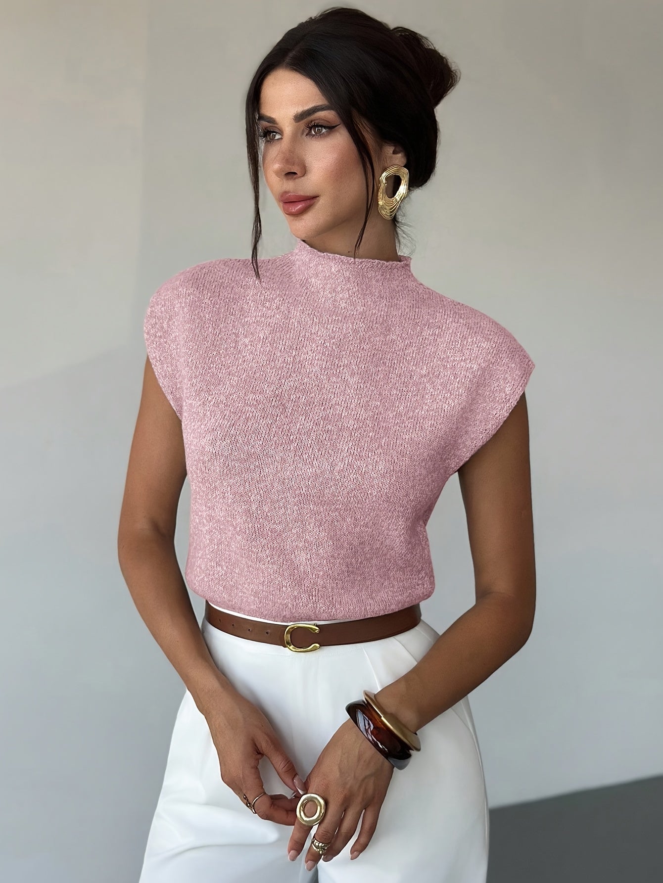 Conjunto de Roupa de Escritório Elegante e Casual para Mulher, Incluindo um Camisola de Malha de Manga Curta, Gola Alta e Corte Solto, Versátil para o Outono e Inverno, Adequado para Professores e Looks do Dia a Dia