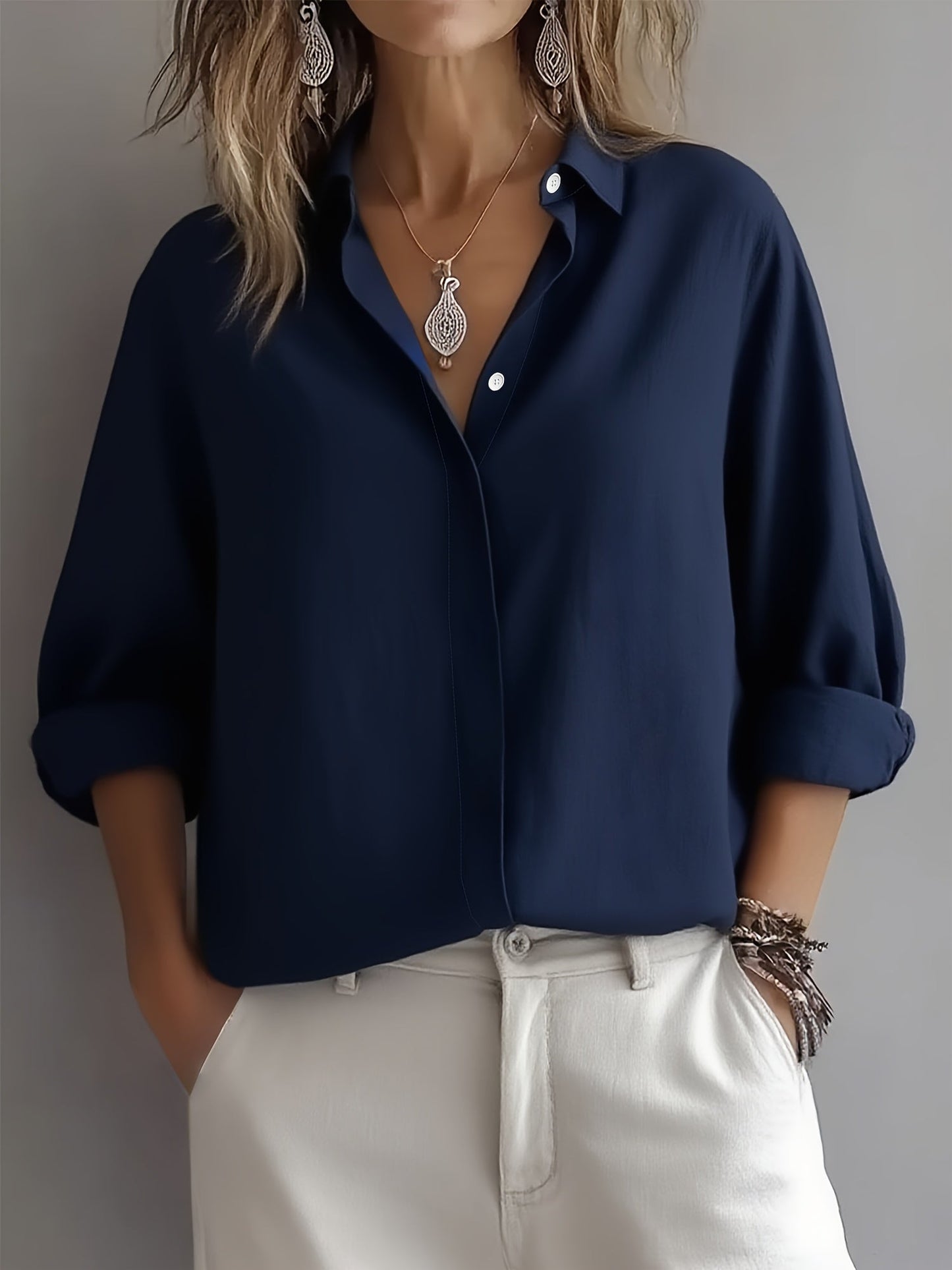 Camisa Interna Feminina de Manga Longa com Botões Ocultos e Design de Moda para Mulheres do Oriente Médio