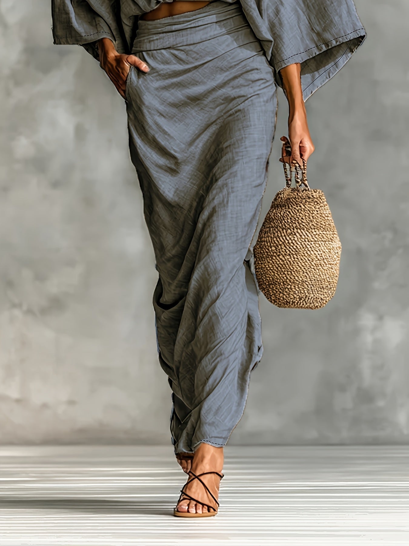 Conjunto Elegante de Top Curto com Mangas Morcego e Saia Dividida de Cintura Subida | Cor Sólida, Gola Redonda, Detalhe de Bolso, Roupa Casual Versátil