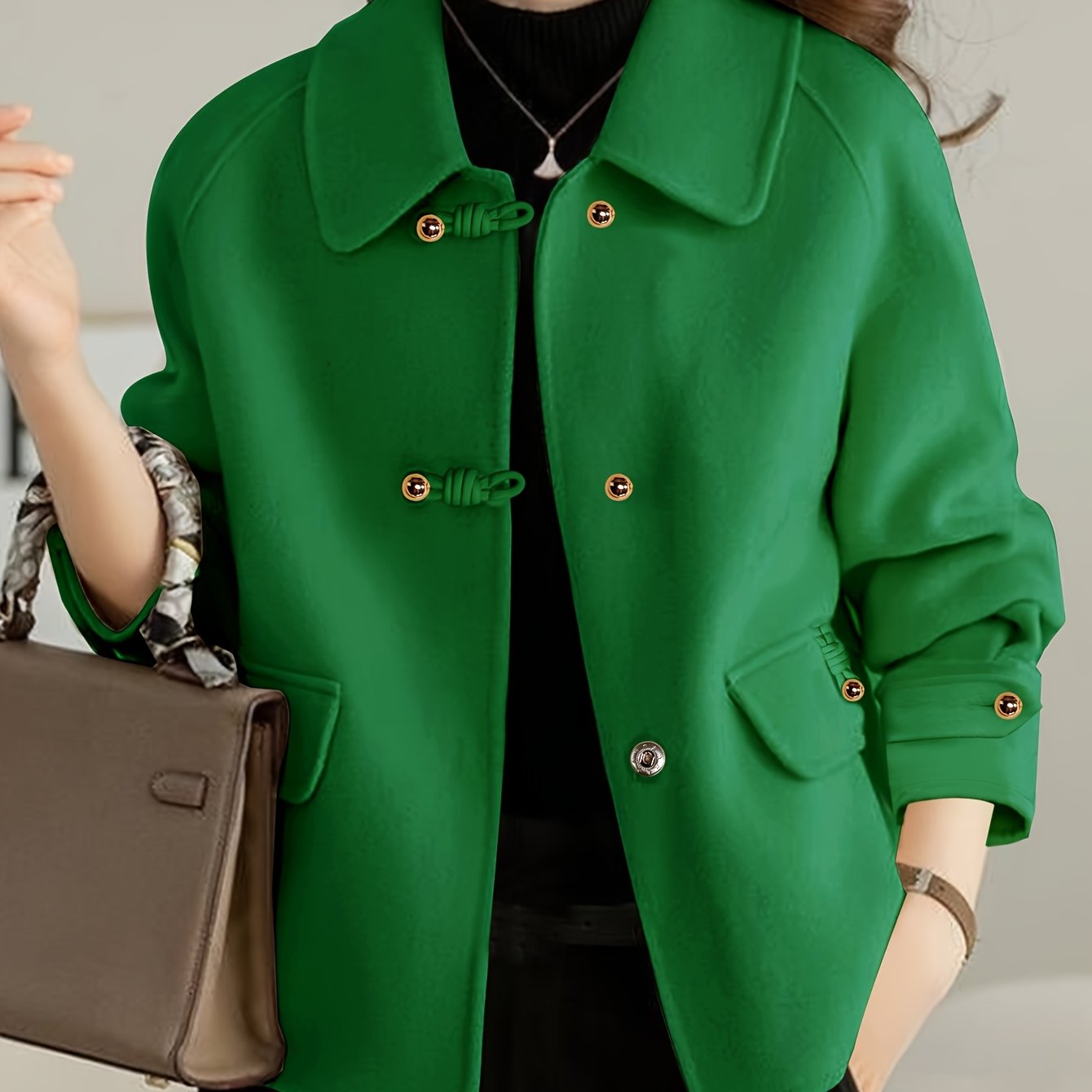 Novo Blazer de Tweed Macio e Elegante com Gola Peter Pan para Mulheres, Decoração com Botões de Pérola, Bolsos com Abas, Caimento Solto, Top Versátil para o Dia a Dia
