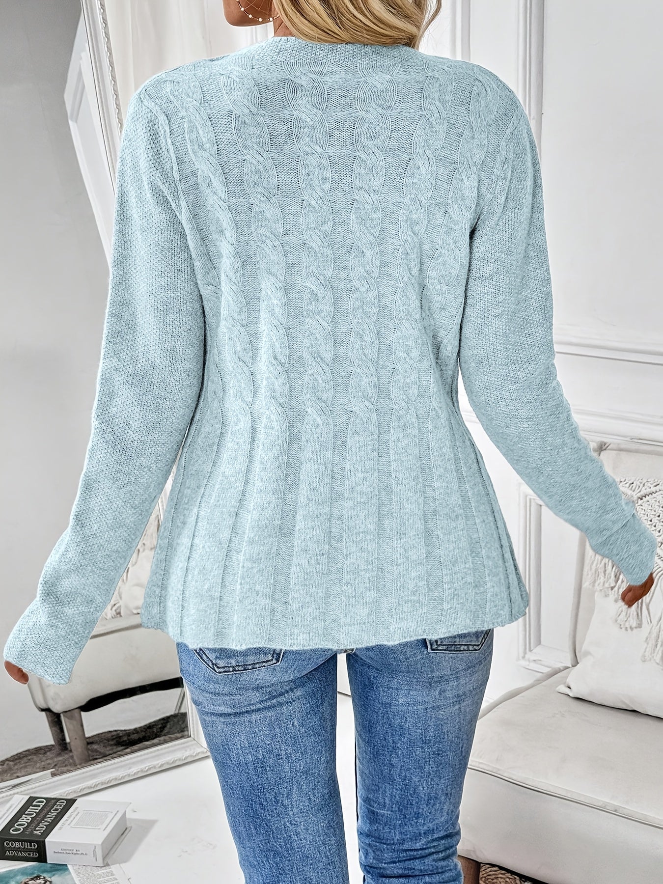 Cardigã Feminino Elegante de Manga Longa - Suéter Macio e Elástico com Detalhe Torcido, Gola Redonda e Corte Regular para Outono/Inverno, Ideal para Looks Casuais ou Formais