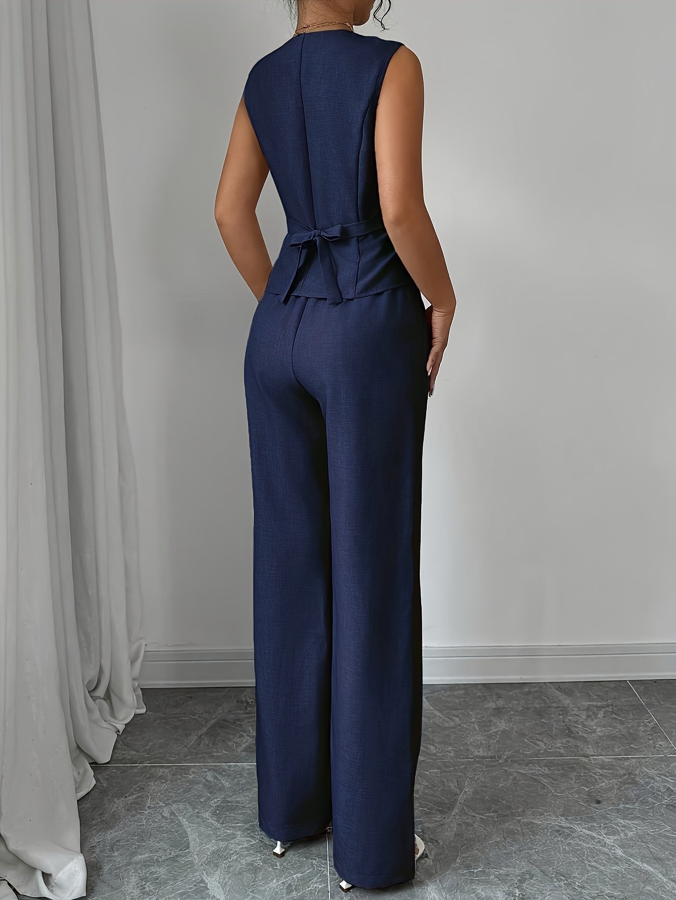Conjunto Elegante de Colete Sem Mangas com Decote em V e Calça Reto para Mulheres, Ideal para Uso Casual