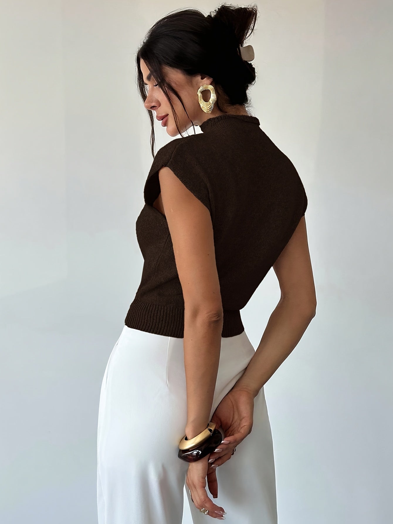 Conjunto de Roupa de Escritório Elegante e Casual para Mulher, Incluindo um Camisola de Malha de Manga Curta, Gola Alta e Corte Solto, Versátil para o Outono e Inverno, Adequado para Professores e Looks do Dia a Dia
